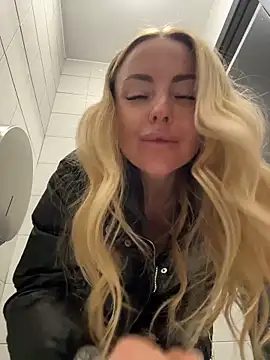 Snapshot of EmaSalis chatting on 02-26-26, 09:19 EmaSalis online show from 02-26-26, 09:19