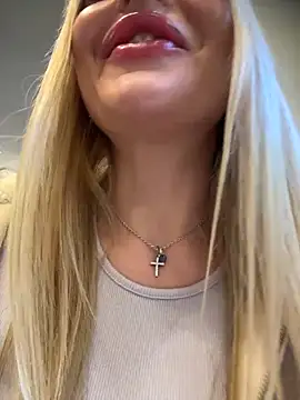 Snapshot of EmaSalis chatting on 03-24-26, 08:30 EmaSalis online show from 03-24-26, 08:30