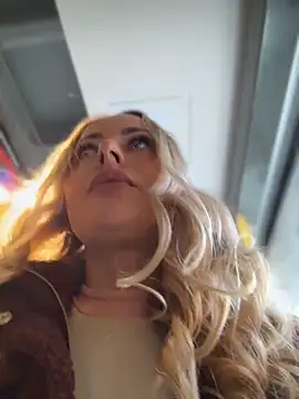 Snapshot of EmaSalis chatting on 04-14-26, 09:37 EmaSalis online show from 04-14-26, 09:37