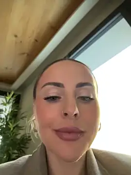 Snapshot of EmaSalis chatting on 04-15-26, 09:05 EmaSalis online show from 04-15-26, 09:05