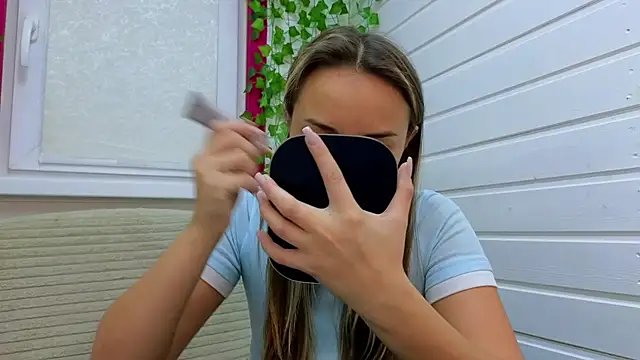 Misss Vikk online show from 10-25-25, 06:43