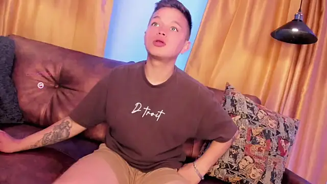 Snapshot of Tim_wolf chatting on 11-08-25, 02:50 Tim wolf online show from 11-08-25, 02:50