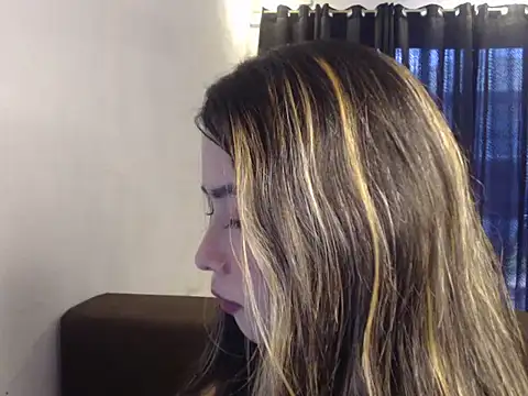 Snapshot of Urbabygirl_jenny chatting on 06-11-26, 03:26 Urbabygirl jenny online show from 06-11-26, 03:26