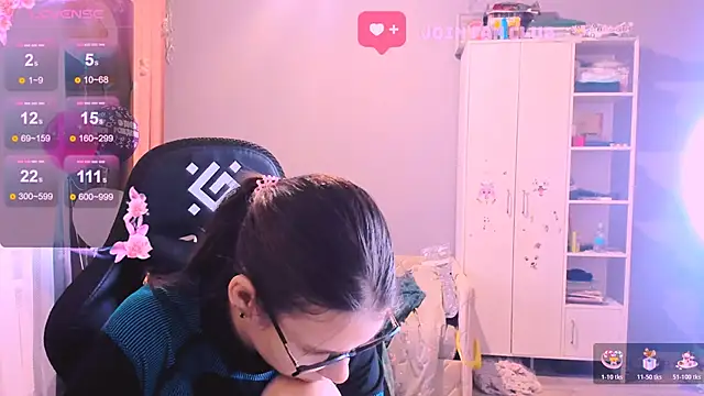 Snapshot of MollyLollipop chatting on 11-01-25, 02:13 MollyLollipop online show from 11-01-25, 02:13