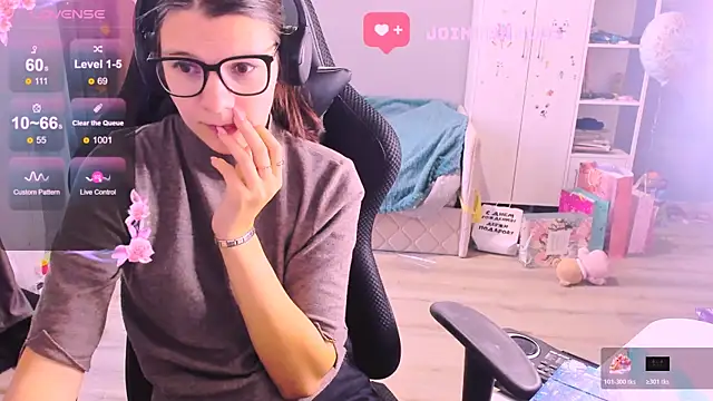 Snapshot of MollyLollipop chatting on 11-12-25, 04:57 MollyLollipop online show from 11-12-25, 04:57