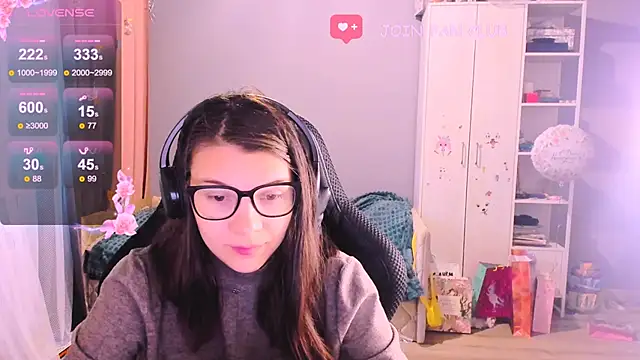 Snapshot of MollyLollipop chatting on 11-13-25, 02:43 MollyLollipop online show from 11-13-25, 02:43