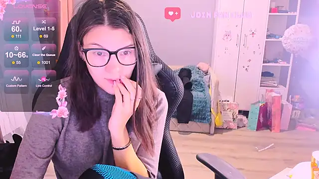 Snapshot of MollyLollipop chatting on 11-14-25, 02:21 MollyLollipop online show from 11-14-25, 02:21