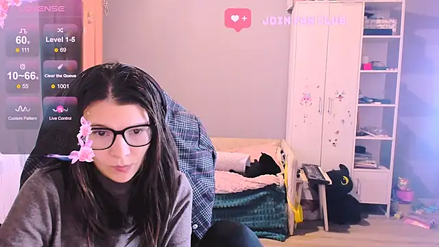 Snapshot of MollyLollipop chatting on 11-20-25, 02:45 MollyLollipop online show from 11-20-25, 02:45