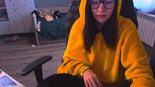 Snapshot of MollyLollipop chatting on 12-05-25, 06:11 MollyLollipop online show from 12-05-25, 06:11