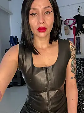 Snapshot of mylatexpleasure chatting on 07-27-26, 07:32 mylatexpleasure online show from 07-27-26, 07:32