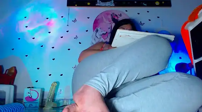 Snapshot of oliviarodriguez2u chatting on 12-15-24, 01:57 oliviarodriguez2u online show from 12-15-24, 01:57