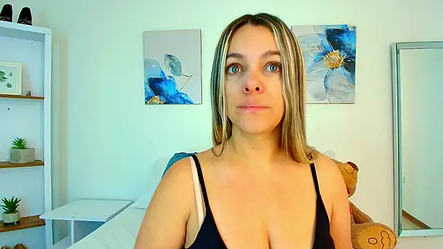 Isabella Harley online show from 03-23-26, 01:37