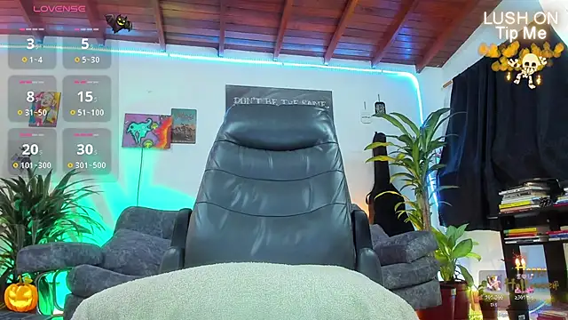 RyanCarter  online show from 10-31-25, 03:35