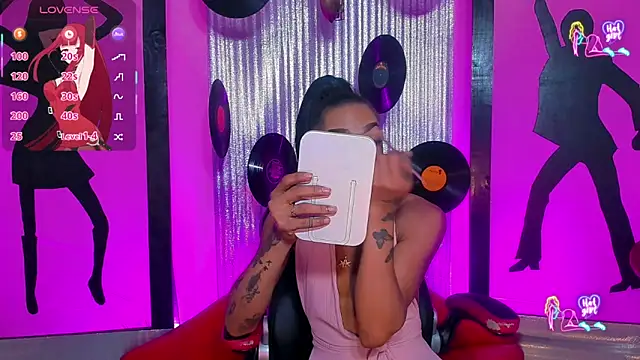 nickyminach  online show from 03-26-26, 07:52