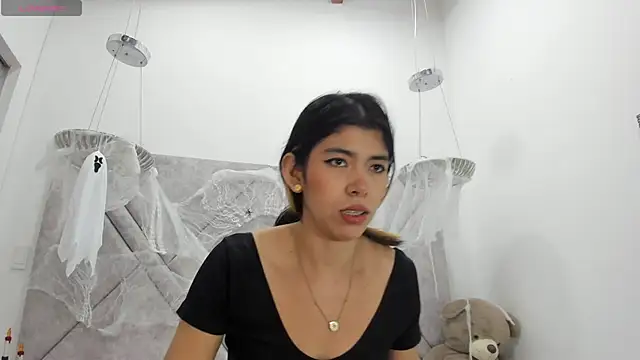 Girl Cherry online show from 10-09-25, 11:30