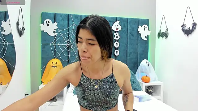 Girl Cherry online show from 10-12-25, 11:31
