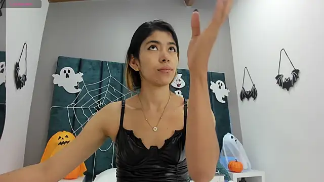 Girl Cherry online show from 10-13-25, 11:32
