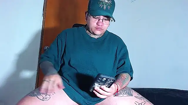 Snapshot of Techno_420_ chatting on 04-05-26, 07:44 Techno 420 online show from 04-05-26, 07:44