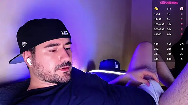 Snapshot of DominantTheo chatting on 12-16-24, 02:15 DominantTheo online show from 12-16-24, 02:15