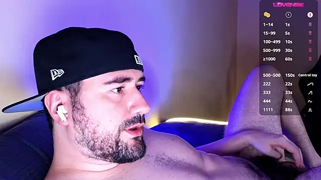 Snapshot of DominantTheo chatting on 03-09-25, 03:11 DominantTheo online show from 03-09-25, 03:11