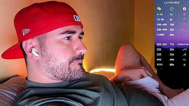 Snapshot of DominantTheo chatting on 11-13-25, 03:38 DominantTheo online show from 11-13-25, 03:38