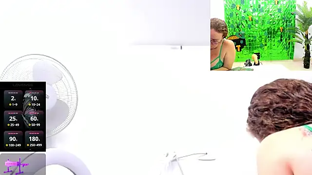 Snapshot of Paulina_Davis_ chatting on 03-17-25, 11:00 Paulina Davis online show from 03-17-25, 11:00