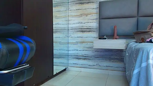 Snapshot of oliver__brown chatting on 12-18-25, 12:49 oliver brown online show from 12-18-25, 12:49