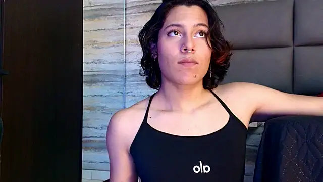 Snapshot of oliver__brown chatting on 01-10-26, 12:01 oliver brown online show from 01-10-26, 12:01