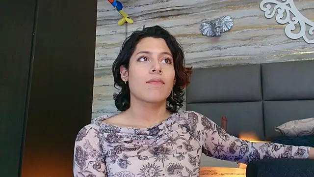 Snapshot of oliver__brown chatting on 01-13-26, 12:38 oliver brown online show from 01-13-26, 12:38