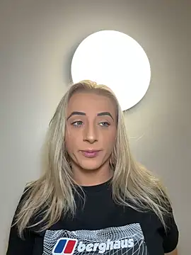 Strongqueen online show from 12-19-25, 11:12