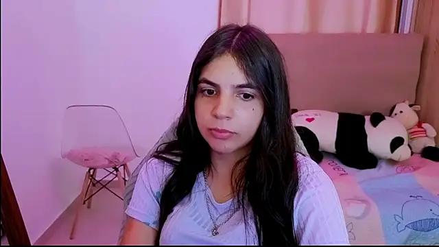 Snapshot of _elenna chatting on 04-18-26, 05:50 elenna online show from 04-18-26, 05:50