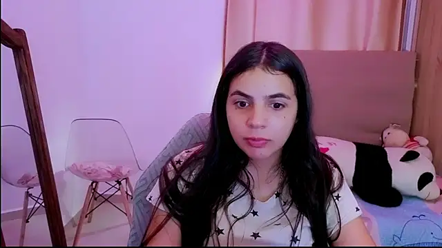 Snapshot of _elenna chatting on 04-21-26, 06:23 elenna online show from 04-21-26, 06:23