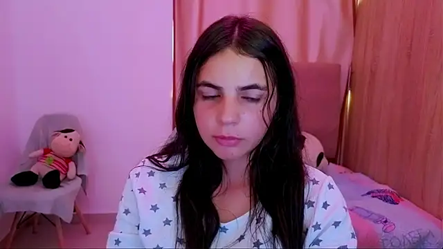 Snapshot of _elenna chatting on 06-07-26, 05:38 elenna online show from 06-07-26, 05:38