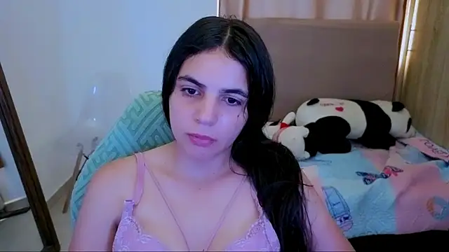 Snapshot of _elenna chatting on 06-12-26, 06:07 elenna online show from 06-12-26, 06:07
