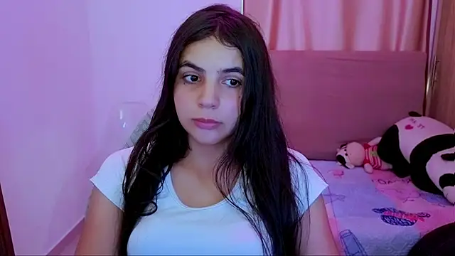 Snapshot of _elenna chatting on 06-20-26, 05:16 elenna online show from 06-20-26, 05:16