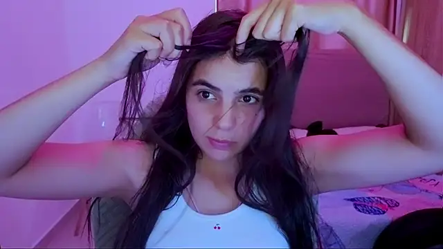Snapshot of _elenna chatting on 06-23-26, 05:33 elenna online show from 06-23-26, 05:33