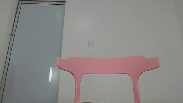 Upskirt Squirt96 online show from 03-04-25, 01:38