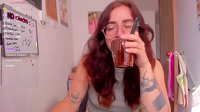 linda giggle online show from 02-11-26, 01:49