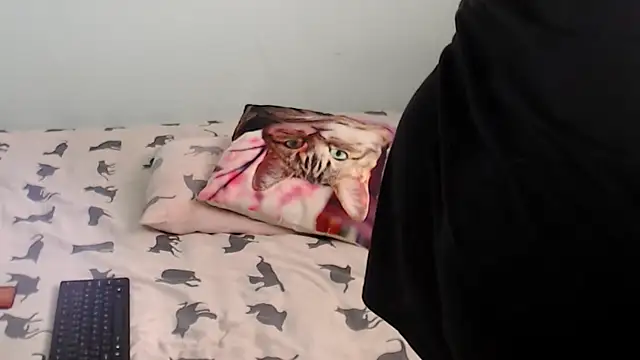 Snapshot of WendiMoon chatting on 10-17-25, 07:11 WendiMoon online show from 10-17-25, 07:11