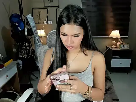 Snapshot of EternityBanks chatting on 09-15-25, 04:51 EternityBanks online show from 09-15-25, 04:51