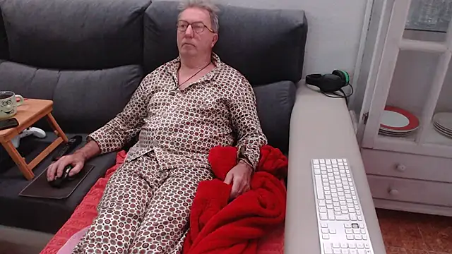 Snapshot of Nudelschwanz chatting on 02-11-25, 07:02 Nudelschwanz online show from 02-11-25, 07:02