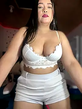 Snapshot of cami_ortiz__ chatting on 12-04-24, 04:43 cami ortiz online show from 12-04-24, 04:43