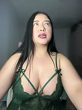 Snapshot of cami_ortiz__ chatting on 12-12-24, 05:31 cami ortiz online show from 12-12-24, 05:31