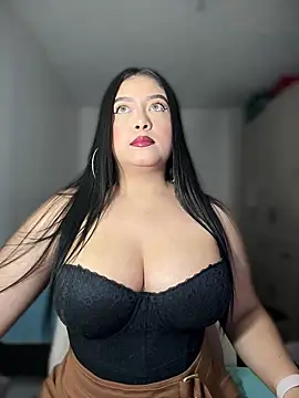 Snapshot of cami_ortiz__ chatting on 01-06-25, 02:58 cami ortiz online show from 01-06-25, 02:58