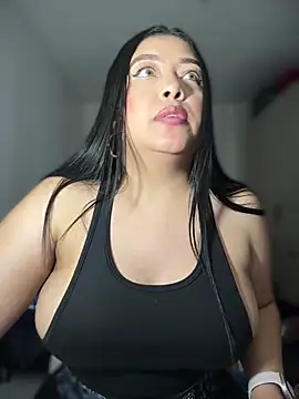 Snapshot of cami_ortiz__ chatting on 01-17-25, 02:18 cami ortiz online show from 01-17-25, 02:18