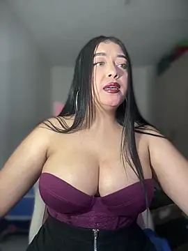 Snapshot of cami_ortiz__ chatting on 01-25-25, 02:37 cami ortiz online show from 01-25-25, 02:37