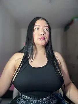 Snapshot of cami_ortiz__ chatting on 02-16-25, 03:15 cami ortiz online show from 02-16-25, 03:15