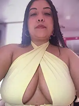 Snapshot of cami_ortiz__ chatting on 02-18-25, 09:09 cami ortiz online show from 02-18-25, 09:09