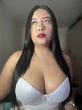 Snapshot of cami_ortiz__ chatting on 03-02-25, 03:34 cami ortiz online show from 03-02-25, 03:34
