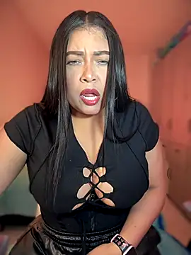 Snapshot of cami_ortiz__ chatting on 10-02-25, 04:19 cami ortiz online show from 10-02-25, 04:19